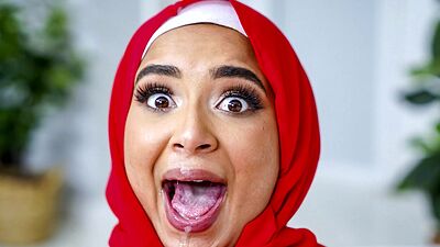 Dude is excited to finally fuck his hijab babe girlfriend Babi Star!