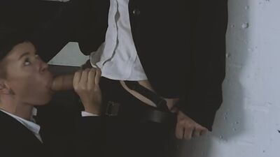 Hairy amateur genderflux lez strapon fucks tattooed queer p6