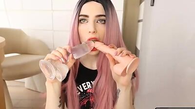 Gets Double Penetration Rides and has Multi Squirt Orgasm Reislin