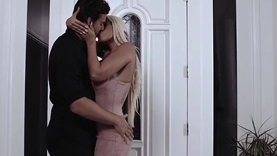 Seductive Latin MILF fucked in pussy after throating
