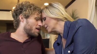 Mature MILF mom Julia Ann fucks a much younger guy