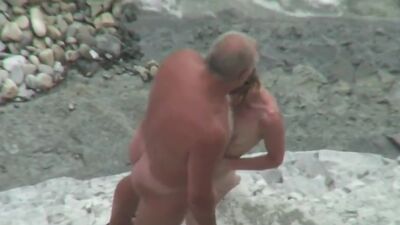 alter man fickt 18jaehrige am stand voyeur