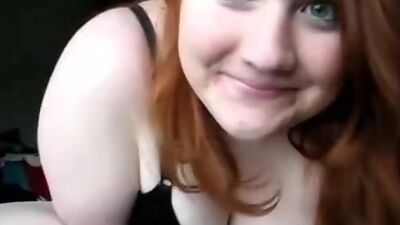 Fat Italy ass. Shows her big fat ass on the webcam.