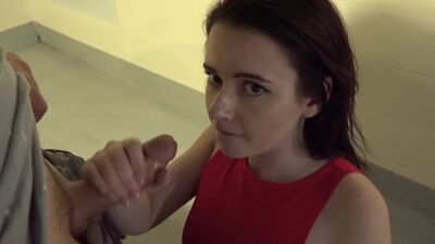 Red Head Amateur Drops Her Shorts & Gives A Public BJ