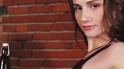 Big ass teen model shows perfect booty after hot posing and striptease