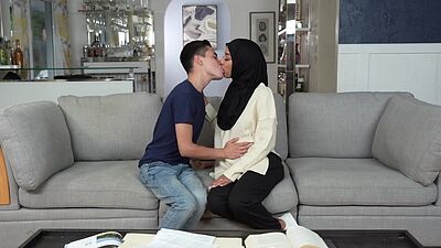 Juan Loco a.k.a. El Caballo bangs his Arab classmate Malina Melendez!