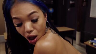 College student seduces lesbian teacher in classroom