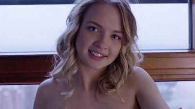 Teen Sophie Gem shows her perfect big ass during posing in hot lingerie