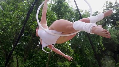 Daisy Marchesi enjoyed hot posing action and showed her perfect big ass