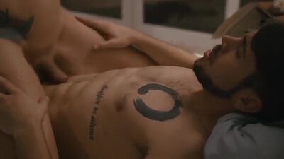 Cockriding tranny penetrated in asshole by nympho male