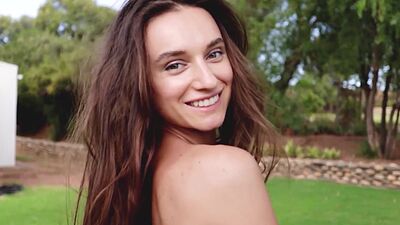 Petite big ass teen Gloria Sol shows perfect body after hot posing action