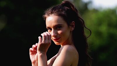 Smoking hot Ukrainian babe Gloria Sol reveals her big natural boobs outdoor