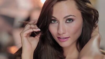 Sexy big ass MILF model Michaela Isizzu hot striptease and showed nice ass