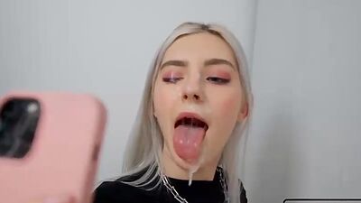 Slut Stepsister got a Huge Cumshot on he