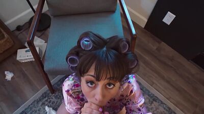 Brunette MILF Jenna Noelle Offers Her Sweet Pussy