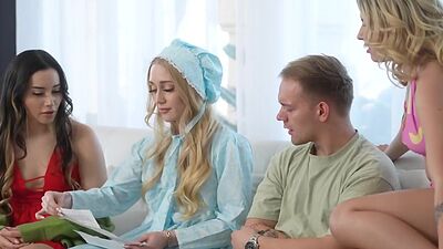 Emma had an amazing group sex with her new friends