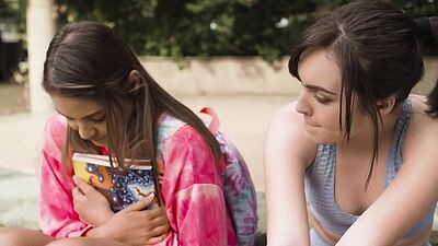 19yo nympho dyke seduces perverted wet lesbian slut