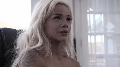 Pretty blonde gets rubbed and fingered