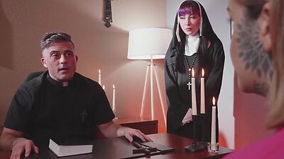 Anal nun in gloves and pantyhose nailed by priest in office