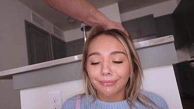 Future tenant gags for a discount