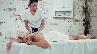 Lez massaging bitch seduces busty MILF and eats her pussy