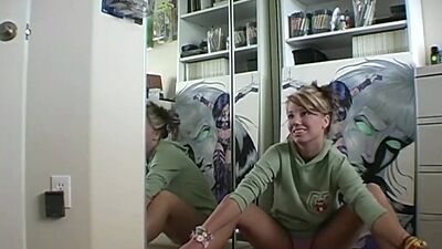 Sweet Kelli with perfect breast Photoshoot Nude