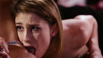 Squirting dyke seduced by dirty dyke b4 pussylicking