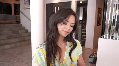 Stepdad fucks his stepdaughter in making her relax by orgasming