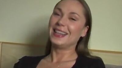 Beautiful babe Amy likes to fuck good for the camera