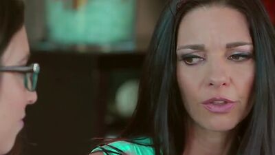 Mindi pleasure Serena's teen pussy as she pleads