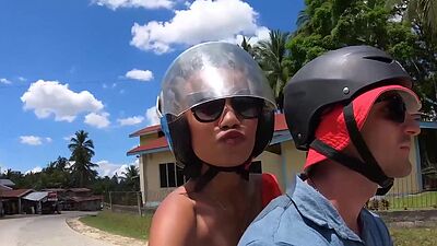My petite Asian teen girlfriend gave me an outdoor blowjob before hard sex