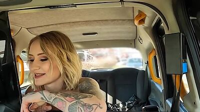 Bigbooty bae penetrated by taxi driver in doggystyle
