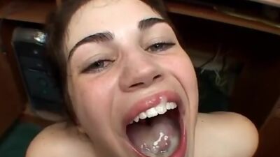 Interracial blow-bang drown her in jizz