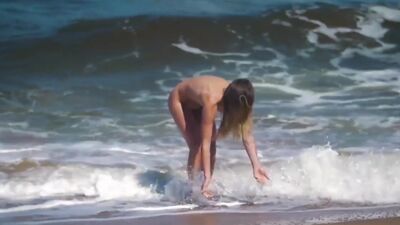 Teenage beauty makes everyone aroused with beach tease