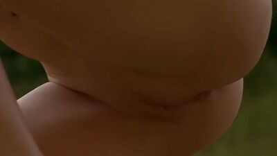 All natural babe Serena J teases with her perfect naked body