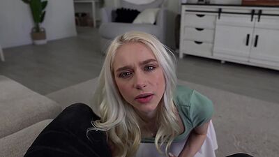 High ranked teen stepsister Scarlett Hampton sucking stepbrothers big cock