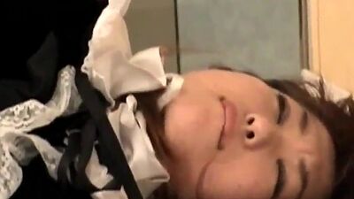 Asian maid pleasured in hotel room