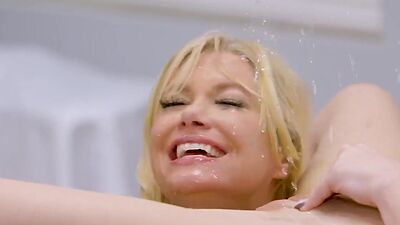 Squirting dyke bitch enjoys licking nurse cunt in room