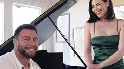 Open relationship did not turn out good for Victoria Voxxx after he cheated