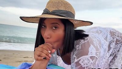 Public bigass Latina pussyfucked outdoor on public beach