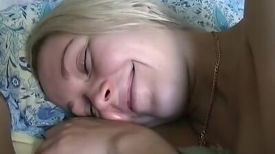 Sex couple oral and fuck in the limo