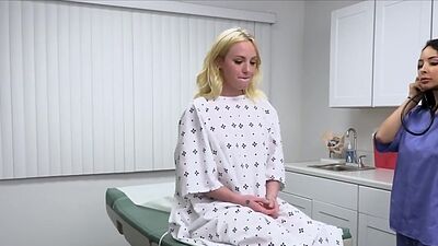Bubbly blowjob and threesome with at doctors ordination