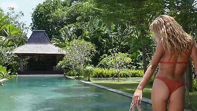 Sexy big ass blonde MILF model Bexie Williams hot striptease after posing