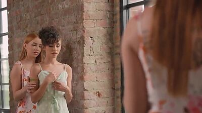 Redhead dyke fucked in anal hole by fingering lesbian