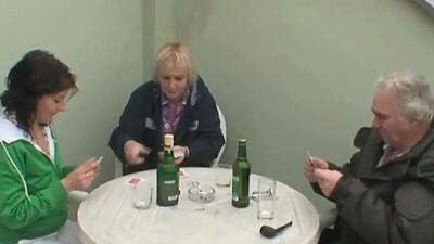 Gramps fetish teen bangs oldie in threesome