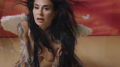 Big tits Joanna Angel on wings of lust and showed her perfect curvy body