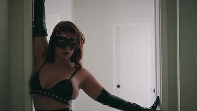 Curvy Venezuelan latina MILF La Sirena 69 solo striptease for Playboy