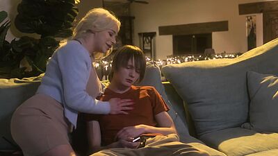 Curvy stepmom Spencer Scott blowjob her stepson Spikey Dee