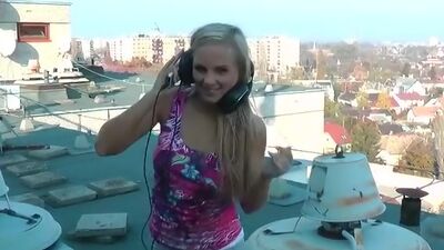 Blonde party girl loves outdoor fucking