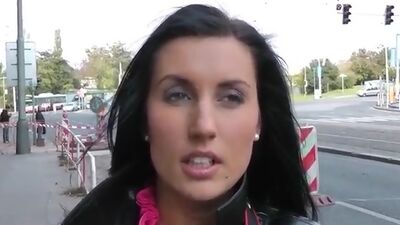 Hot real girl in outdoor fucking